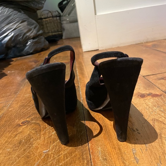 Prada Heels - Picture 5 of 6